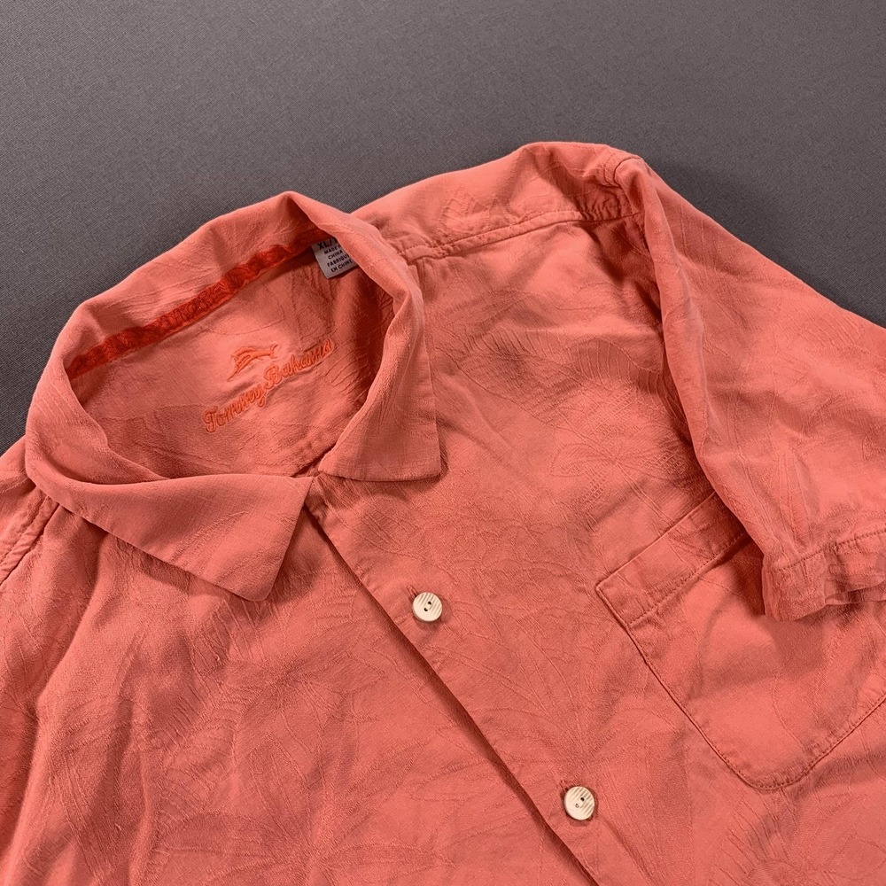 Tommy Bahama Shirt Mens XL Coral Pink 100% Silk Camp Short Sleeve Button Up